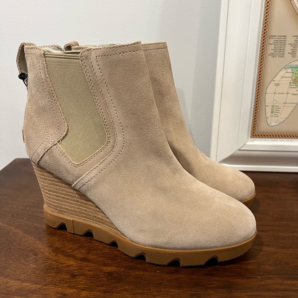New Sorel Joan Uptown Chelsea Boot Women's Sandy Tan 1930921-251